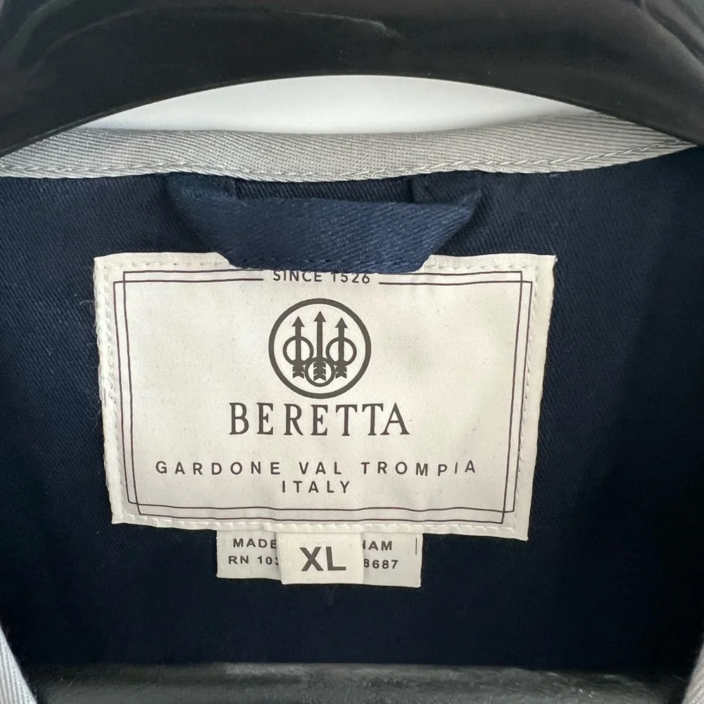 Navy and white Beretta shooting vest - Picture 3 of 5